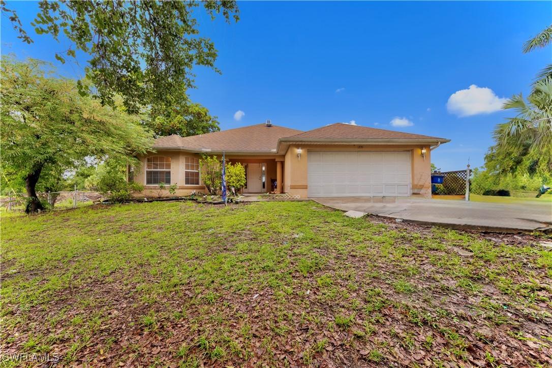 1721 Mckinley Ave., Lehigh Acres, FL 33972