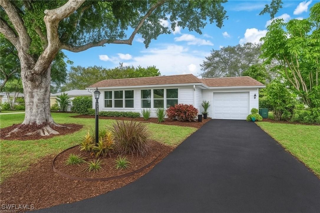 233 Yorkshire Ct., Naples, FL 34112