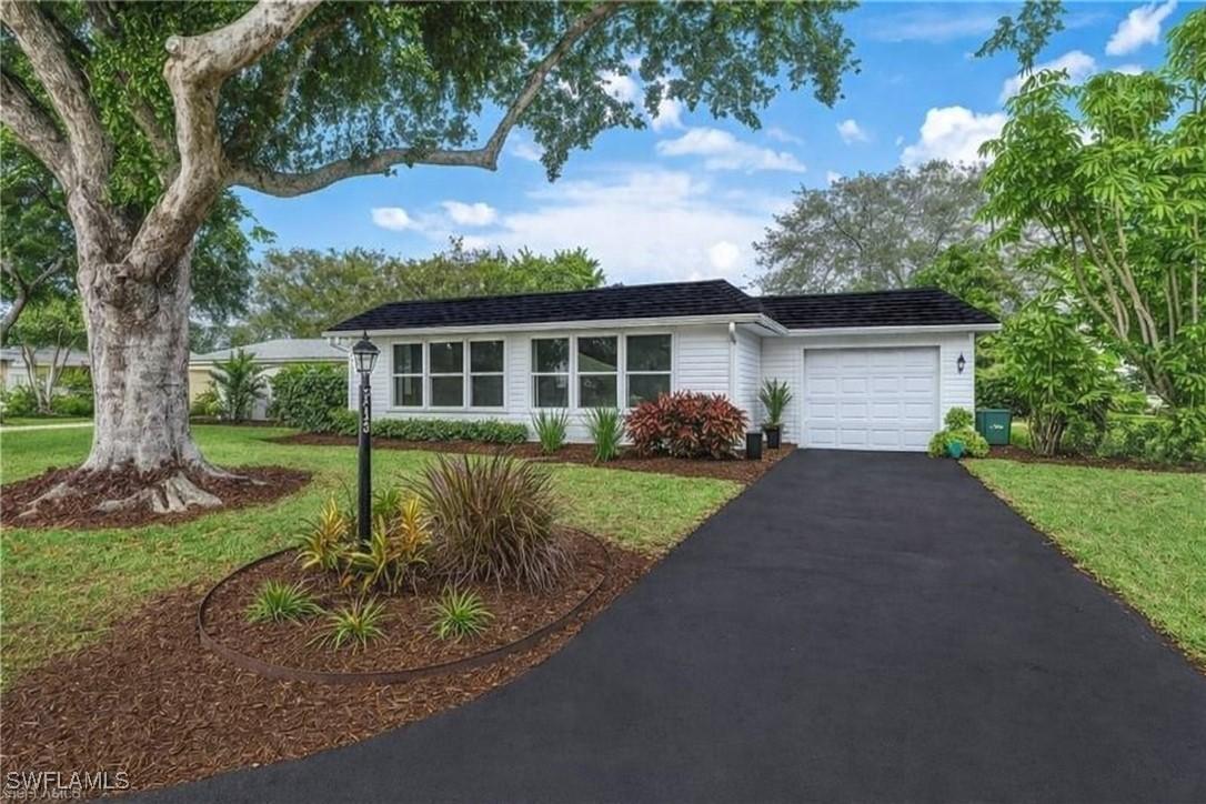 233 Yorkshire Ct., Naples, FL 34112