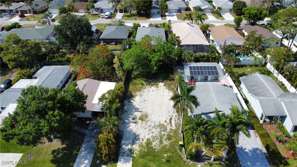 769 95th Ave., Naples, FL 34108