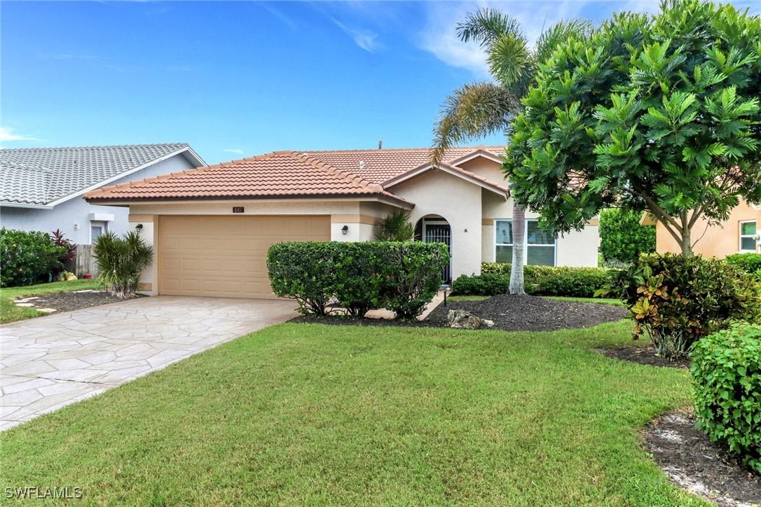681 Kings Way, Naples, FL 34104