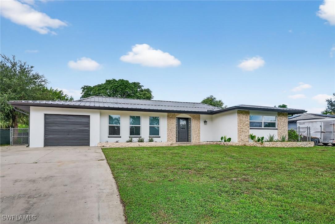 2185 41st Ter., Naples, FL 34116