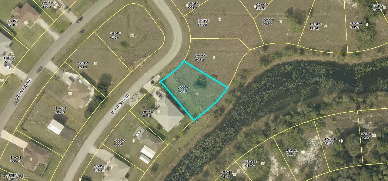 547 Bourse Cir., Lehigh Acres, FL 33974