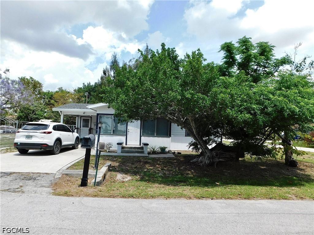 287 Poe Ave., North Fort Myers, FL 33917