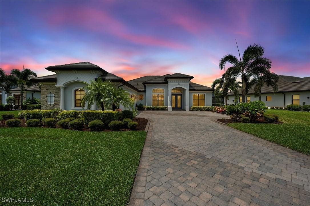 2258 Somerset Pl., Naples, FL 34120