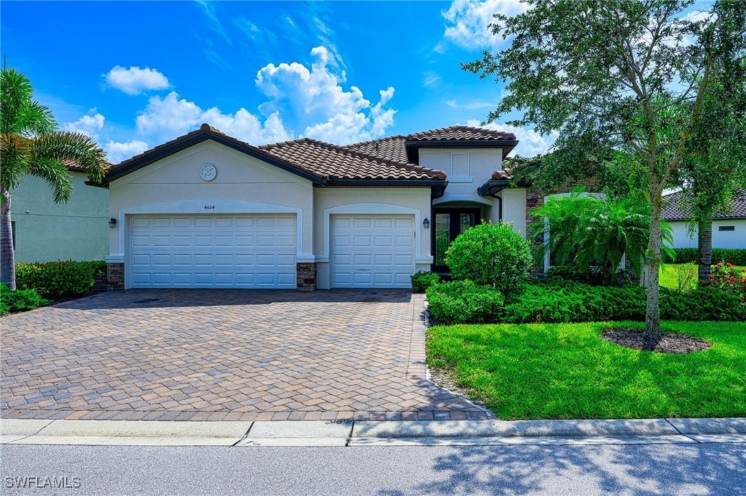 4604 Abaca Cir., Naples, FL 34119