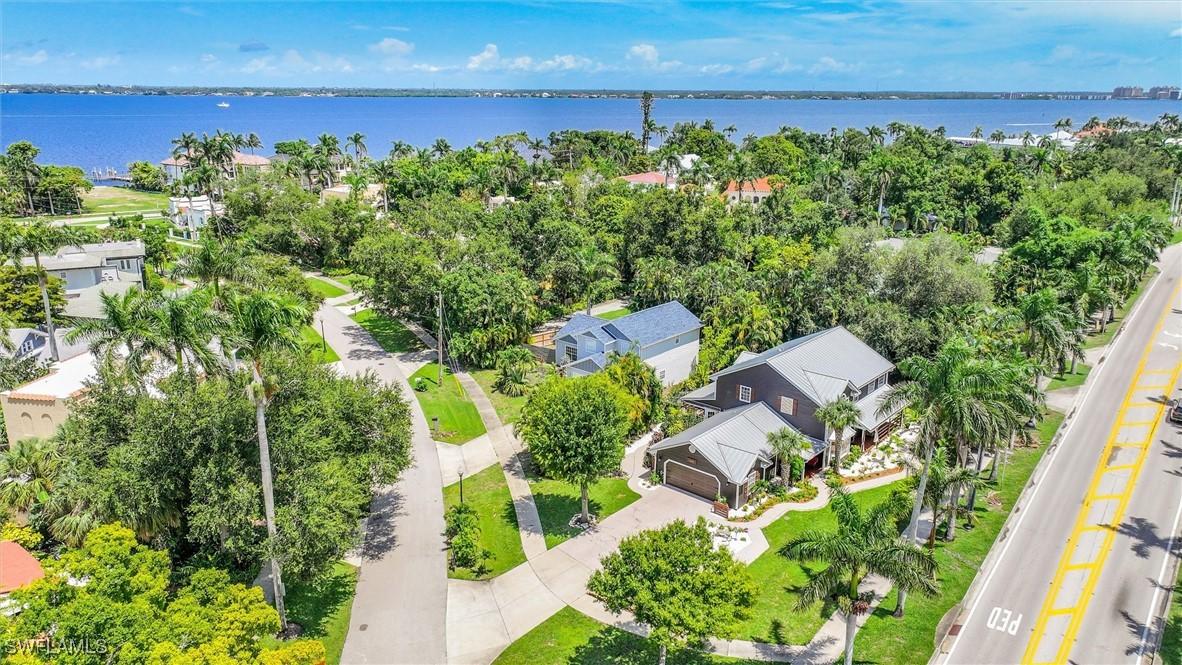 1375 Barcelona Ave., Fort Myers, FL 33901