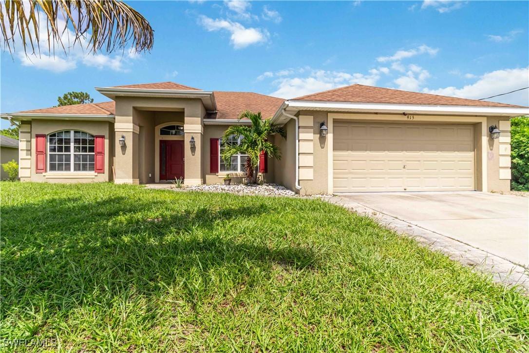 915 Alvin Ave., Lehigh Acres, FL 33971