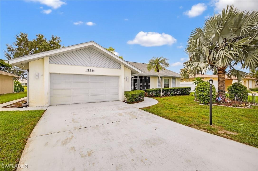 950 Charlemagne Blvd., Naples, FL 34112