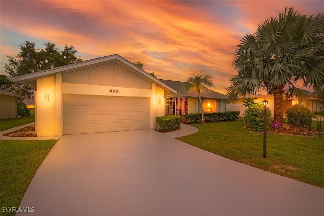 950 Charlemagne Blvd., Naples, FL 34112