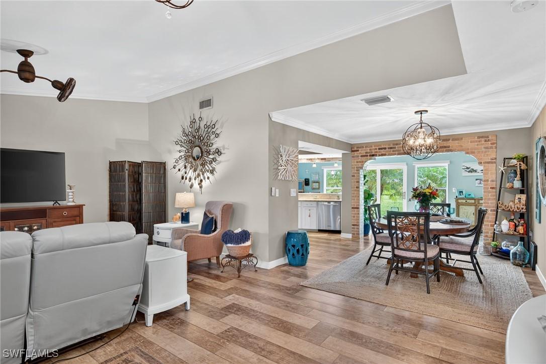 107 Round Key Cir. #E9, Naples, FL 34112