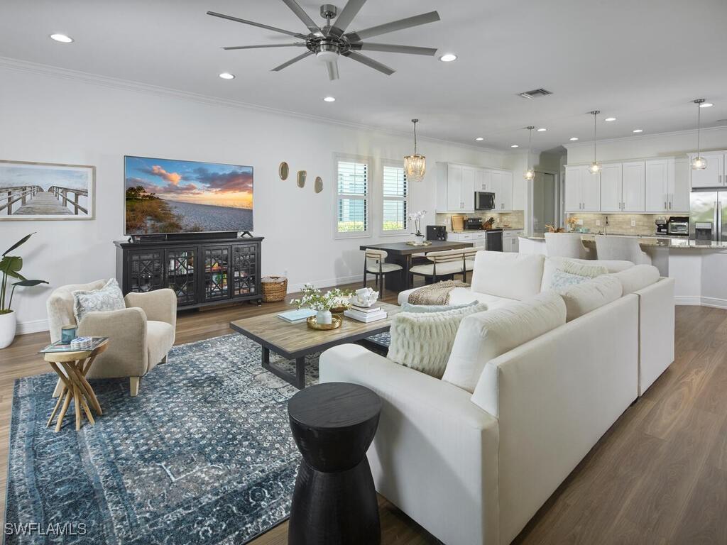 4613 Abaca Cir., Naples, FL 34119