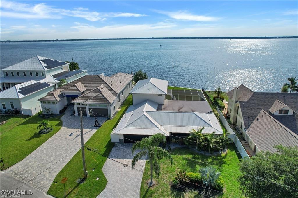 3611 SE 21st Pl., Cape Coral, FL 33904