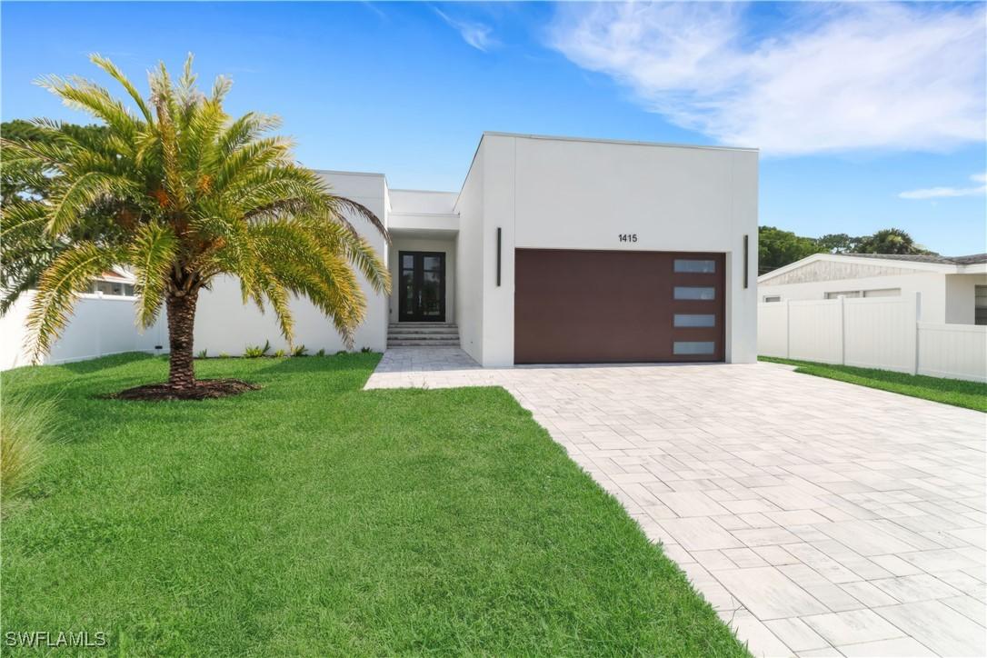 1415 13th Ave., Naples, FL 34102