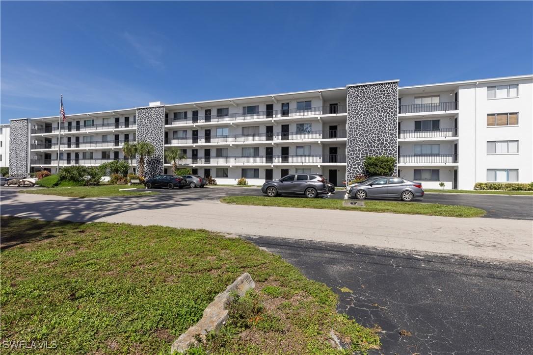 4906 Victoria Dr. #313, Cape Coral, FL 33904