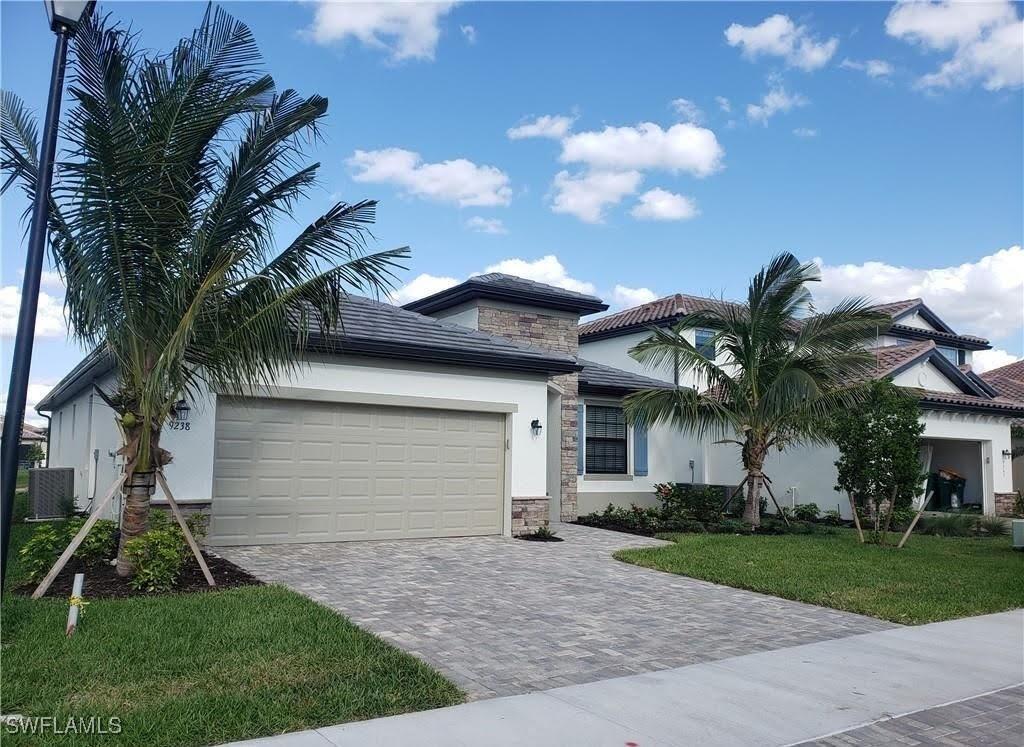 9238 Shadow Oak Ln., Naples, FL 34120
