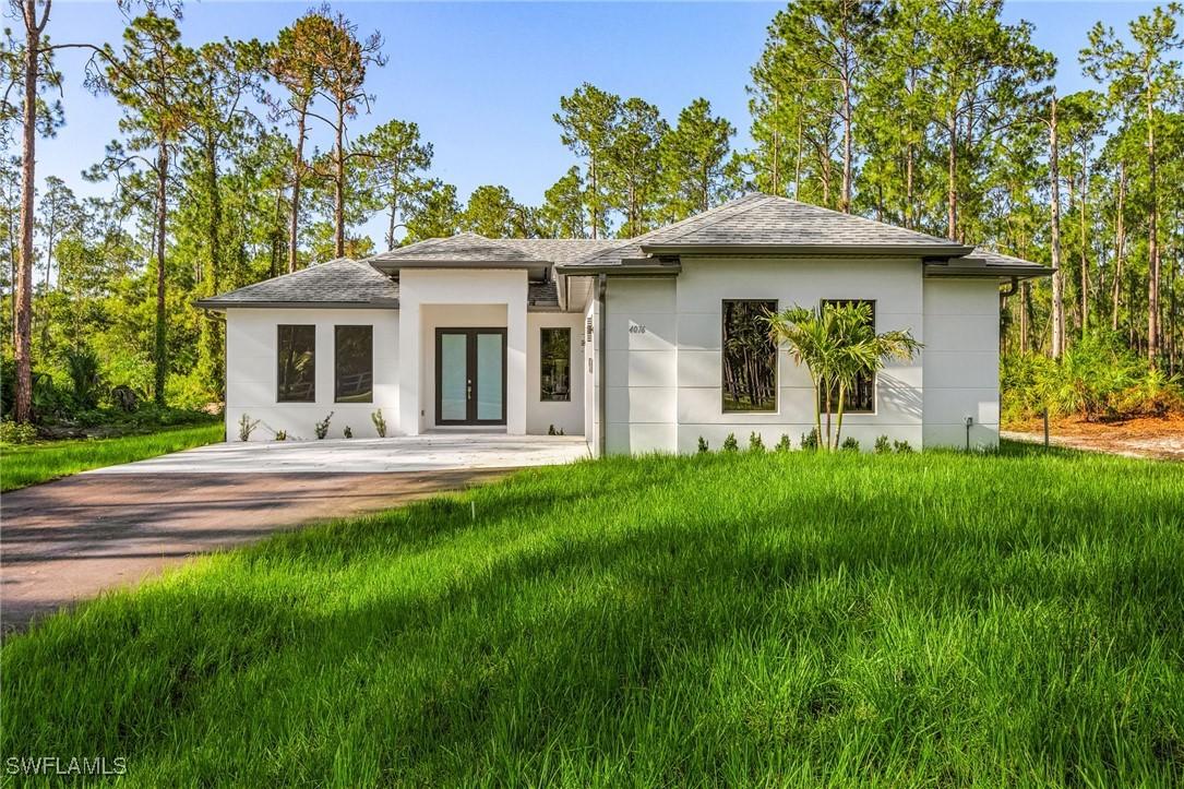 2717 10th Ave., Naples, FL 34117