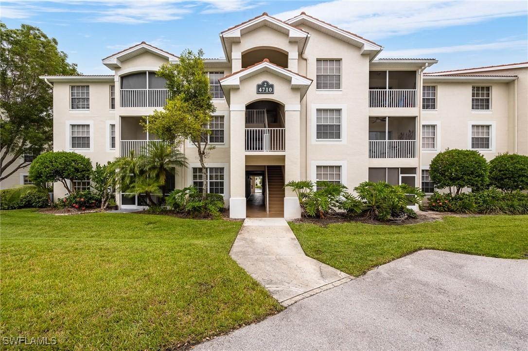 4710 Saint Croix Ln. #215, Naples, FL 34109