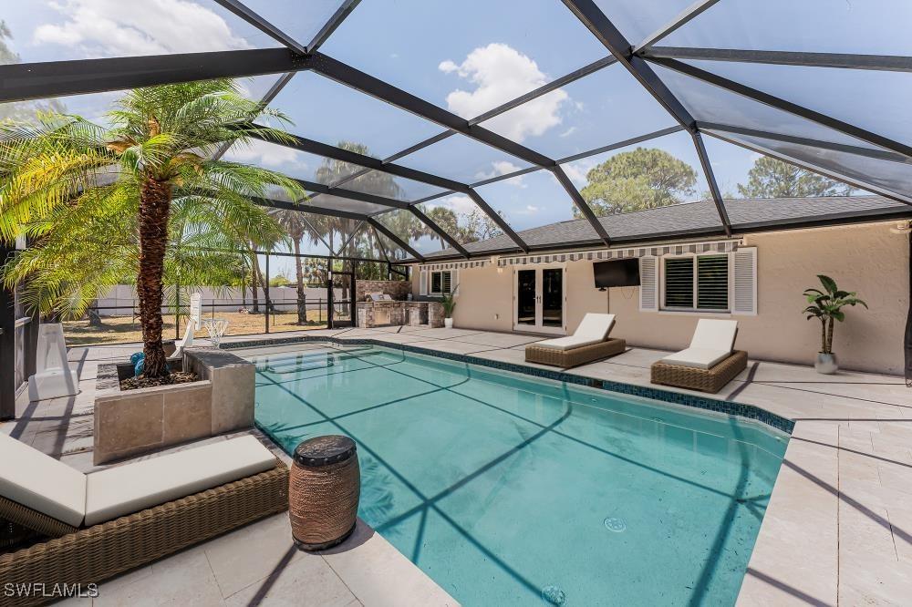 2820 White Blvd., Naples, FL 34117