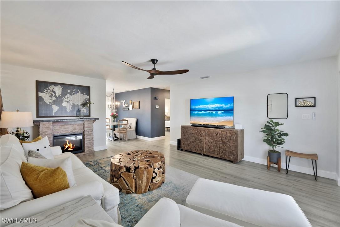 713 Palm View Dr. #DP4, Naples, FL 34110