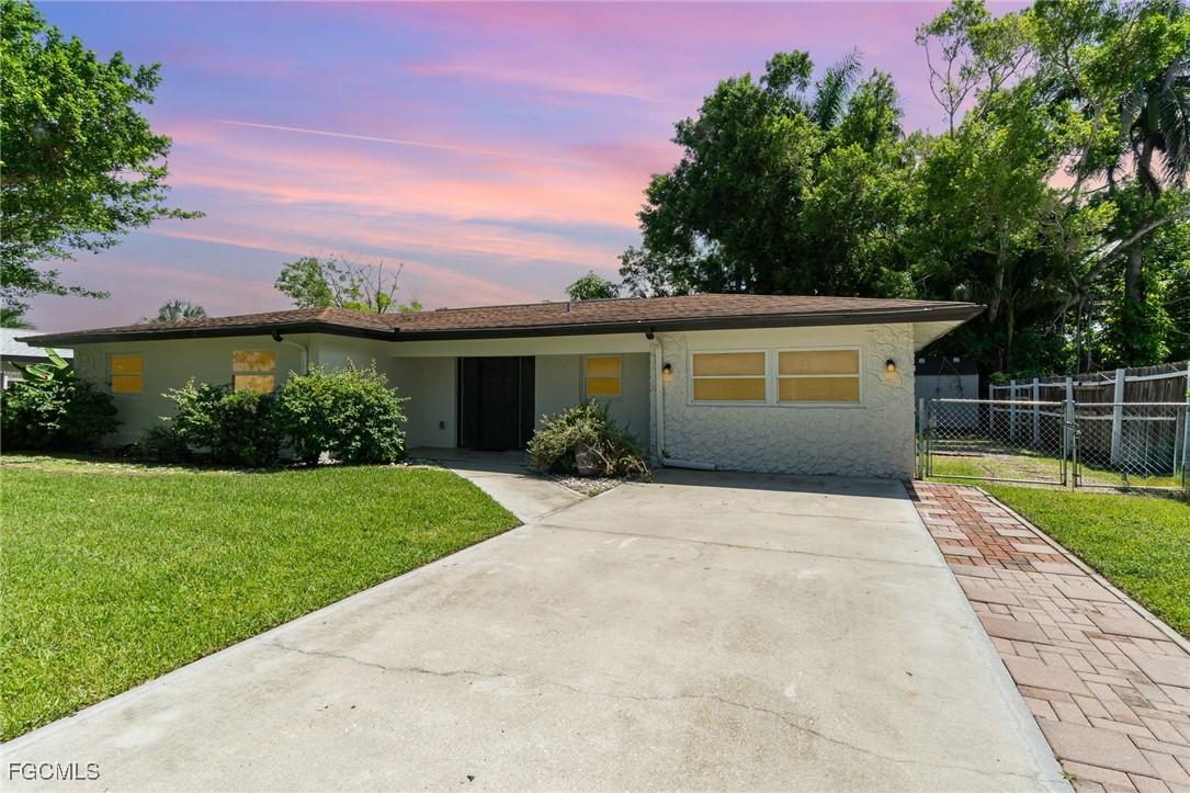 319 Arlington Ave., Fort Myers, FL 33905