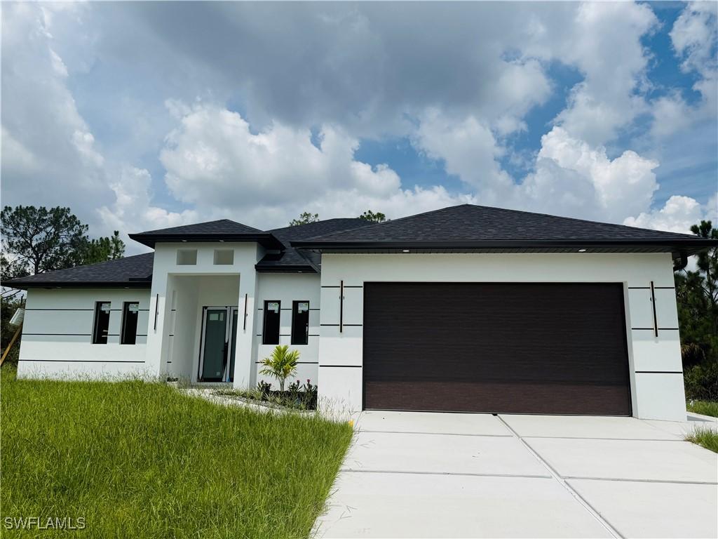 1421 Poinsettia Ave., Lehigh Acres, FL 33972
