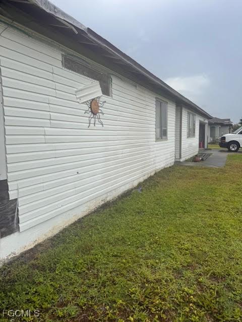 927 SW 25th Ter., Cape Coral, FL 33914