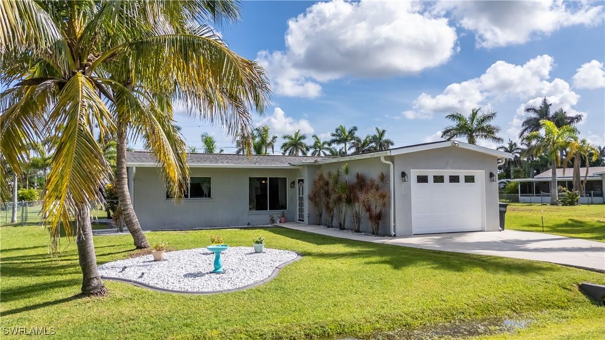 9948 Almetta Ave., Fort Myers, FL 33919