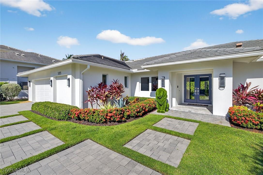 5215 Seashell Ave., Naples, FL 34103