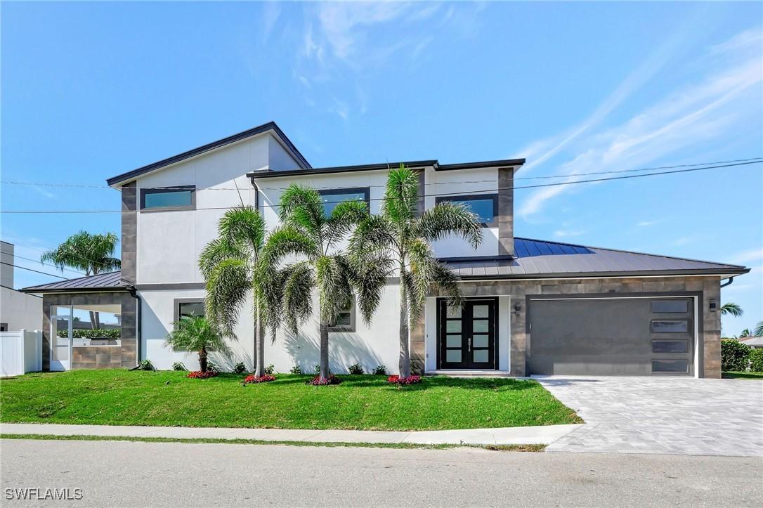 596 97th Ave., Naples, FL 34108