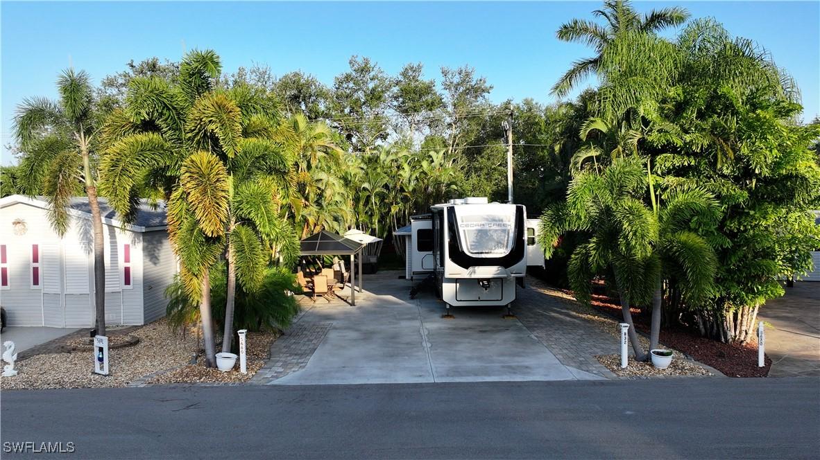 5680 Maplewood Ct., Fort Myers, FL 33905