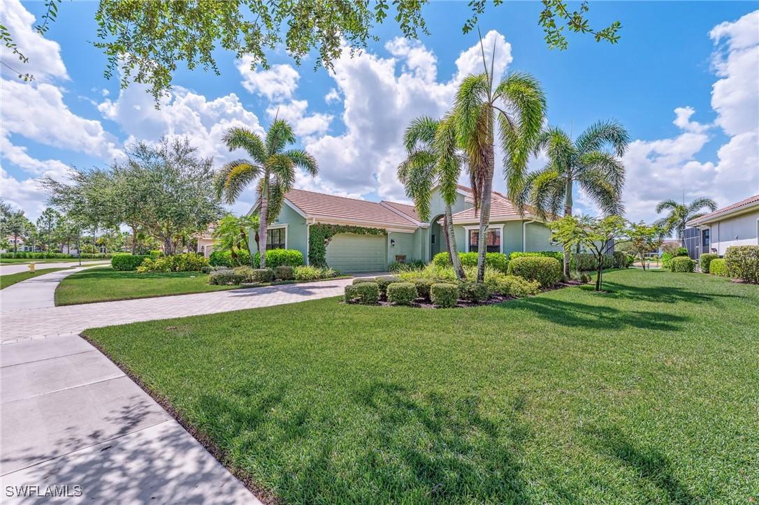 12348 Wisteria Dr., Naples, FL 34120