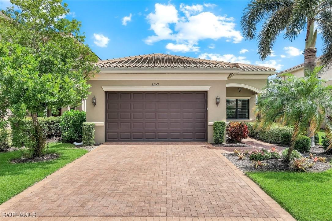 3259 Tahoe Ct., Naples, FL 34119