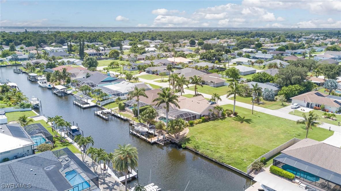 2127 SE 10th Ln., Cape Coral, FL 33990