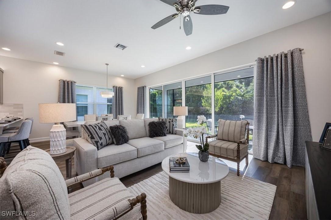 12452 Violet Ln., Naples, FL 34120