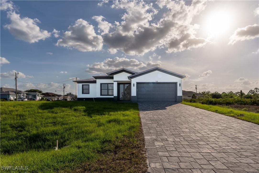 348 Pyramid Ave., Lehigh Acres, FL 33974