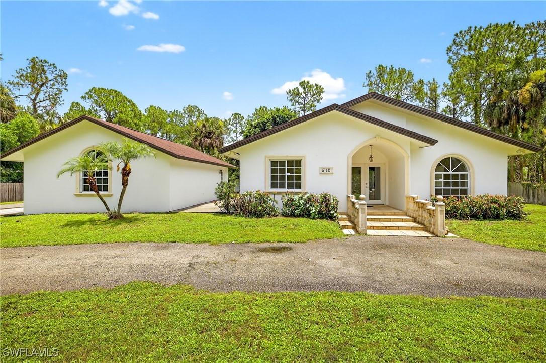 810 7th St., Naples, FL 34117