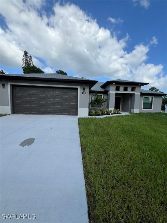 704 Henry Ave., Lehigh Acres, FL 33971