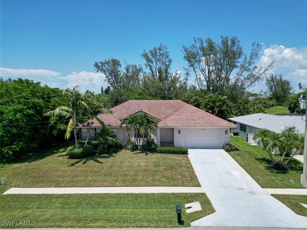 621 Diplomat Ct., Marco Island, FL 34145