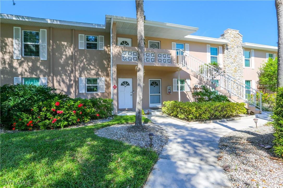 221 Cypress Way #201, Naples, FL 34110