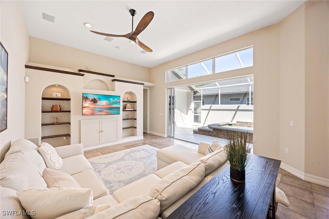 1821 Tarpon Bay Dr. #70, Naples, FL 34119