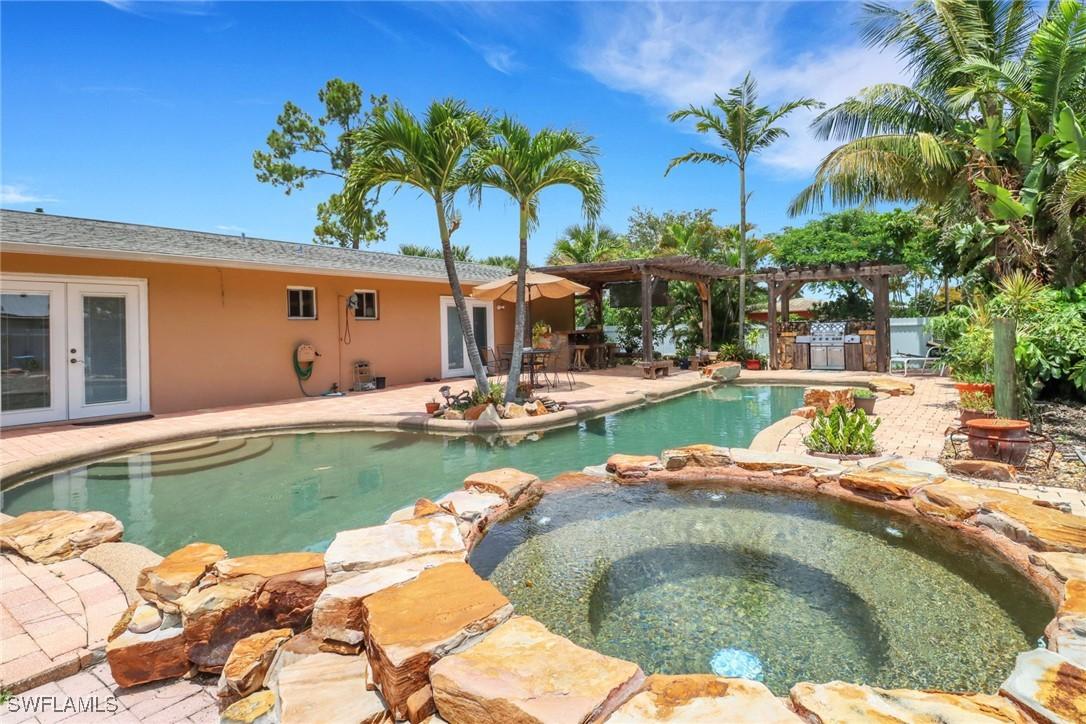 2112 45th Ter., Naples, FL 34116