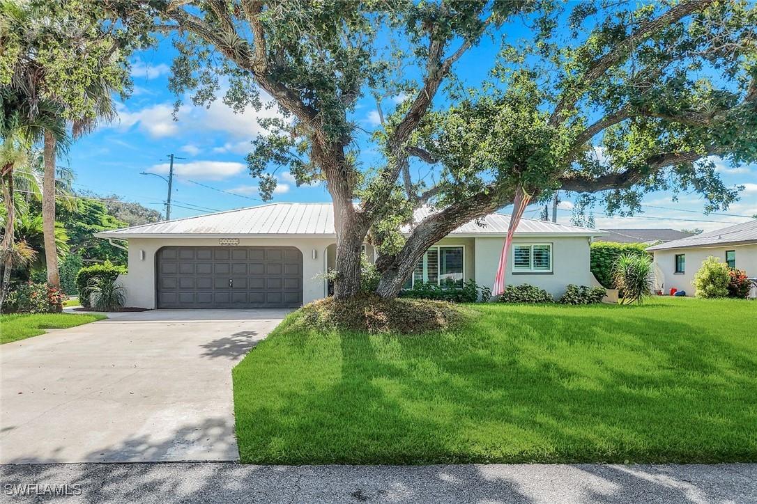 27984 Carl Cir., Bonita Springs, FL 34135