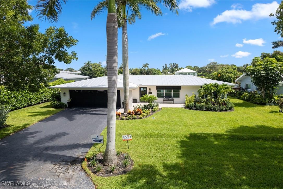 1319 28th Ave., Naples, FL 34103