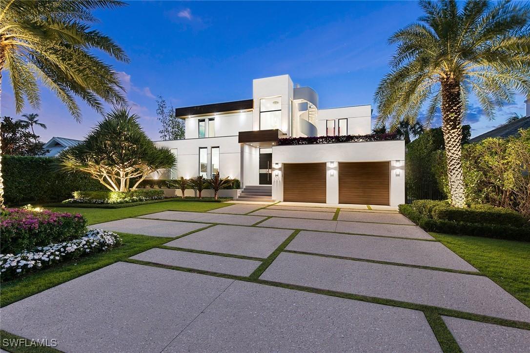 652 Bougainvillea Rd., Naples, FL 34102