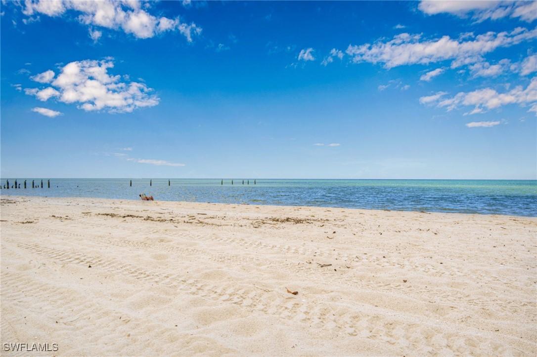 255 3rd Ave., Naples, FL 34102