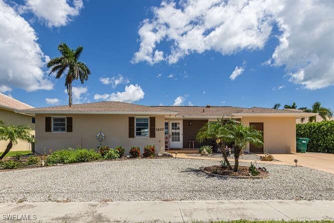 1207 Martinique Ct., Marco Island, FL 34145