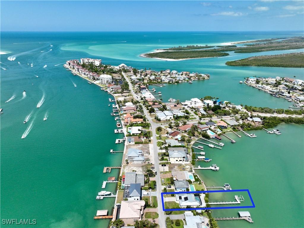 19 Pelican St., Naples, FL 34113