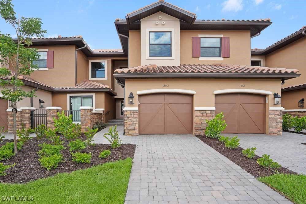 15320 Lucerna St. #202, Naples, FL 34114