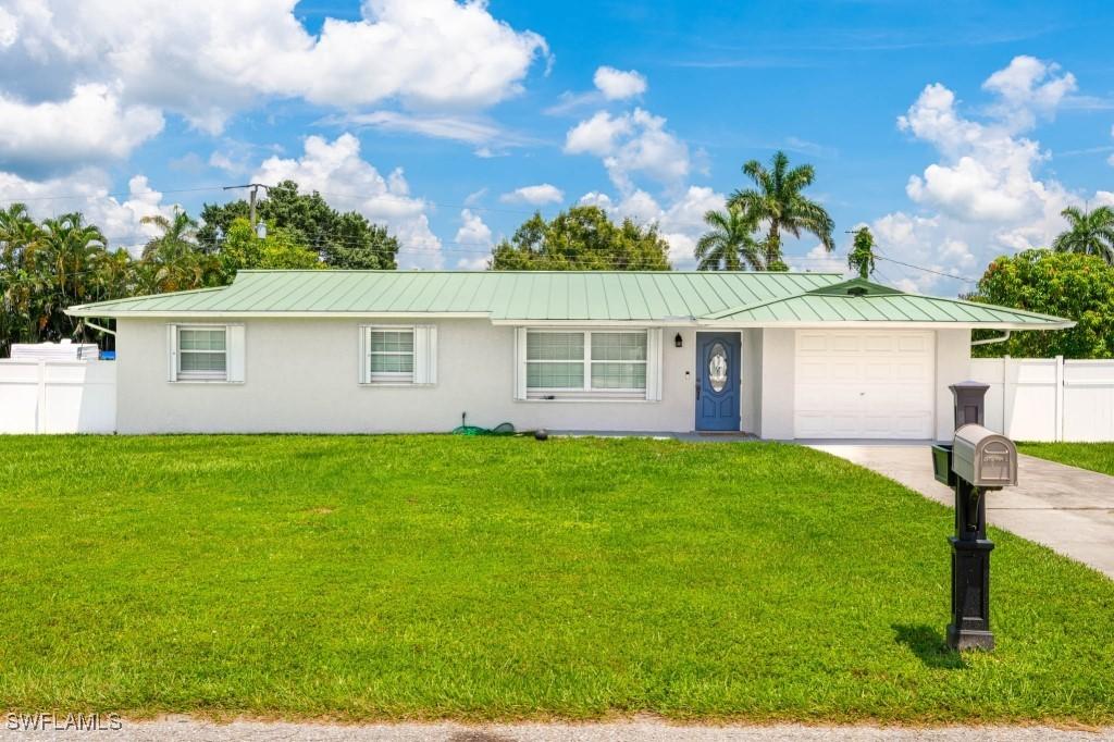 165 Charles St., Fort Myers, FL 33905